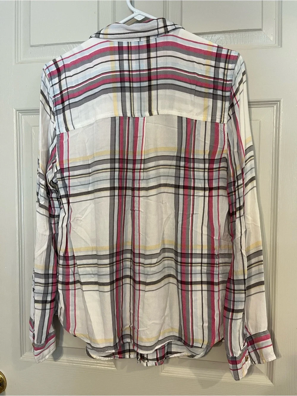 #73 Abercrombie & Fitch Plaid Button-Up Shirt in White, Pink & Gray Large